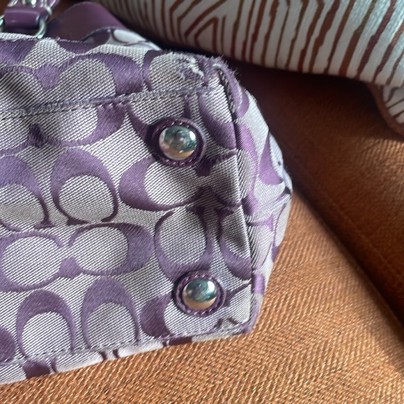 Coach Handbag - Picture 4 of 6